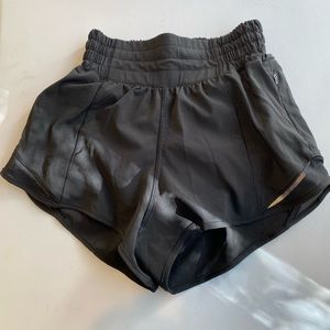Lululemon Hotty Hot High Rise Short in Black
